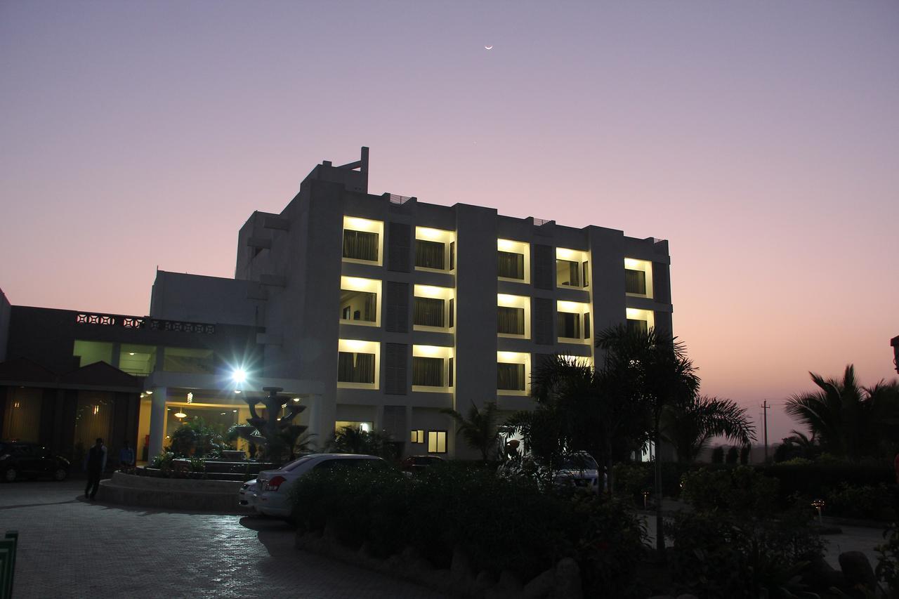 Goverdhan Greens Resort Dwarka L Hotels In Dwarka Exterior foto